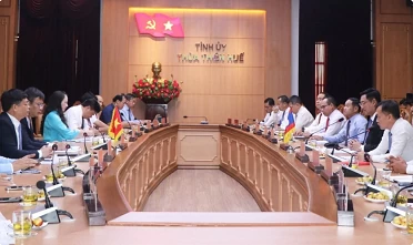 Thua Thien - Hue, Laos’ Champasak boost traditional friendship Thua Thien - Hue, Laos’ Champasak boost traditional friendship