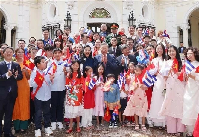 General Secretary, President To Lam visits Vietnamese Embassy, community in Cuba General Secretary, President To Lam visits Vietnamese Embassy, community in Cuba