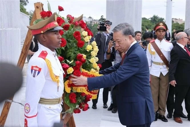 General Secretary, President To Lam lays wreath at Monument to Cuban National Hero General Secretary, President To Lam lays wreath at Monument to Cuban National Hero