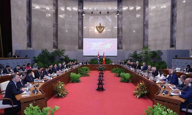 Vietnam, Cuba Party and State leaders hold talks in Havana Vietnam, Cuba Party and State leaders hold talks in Havana