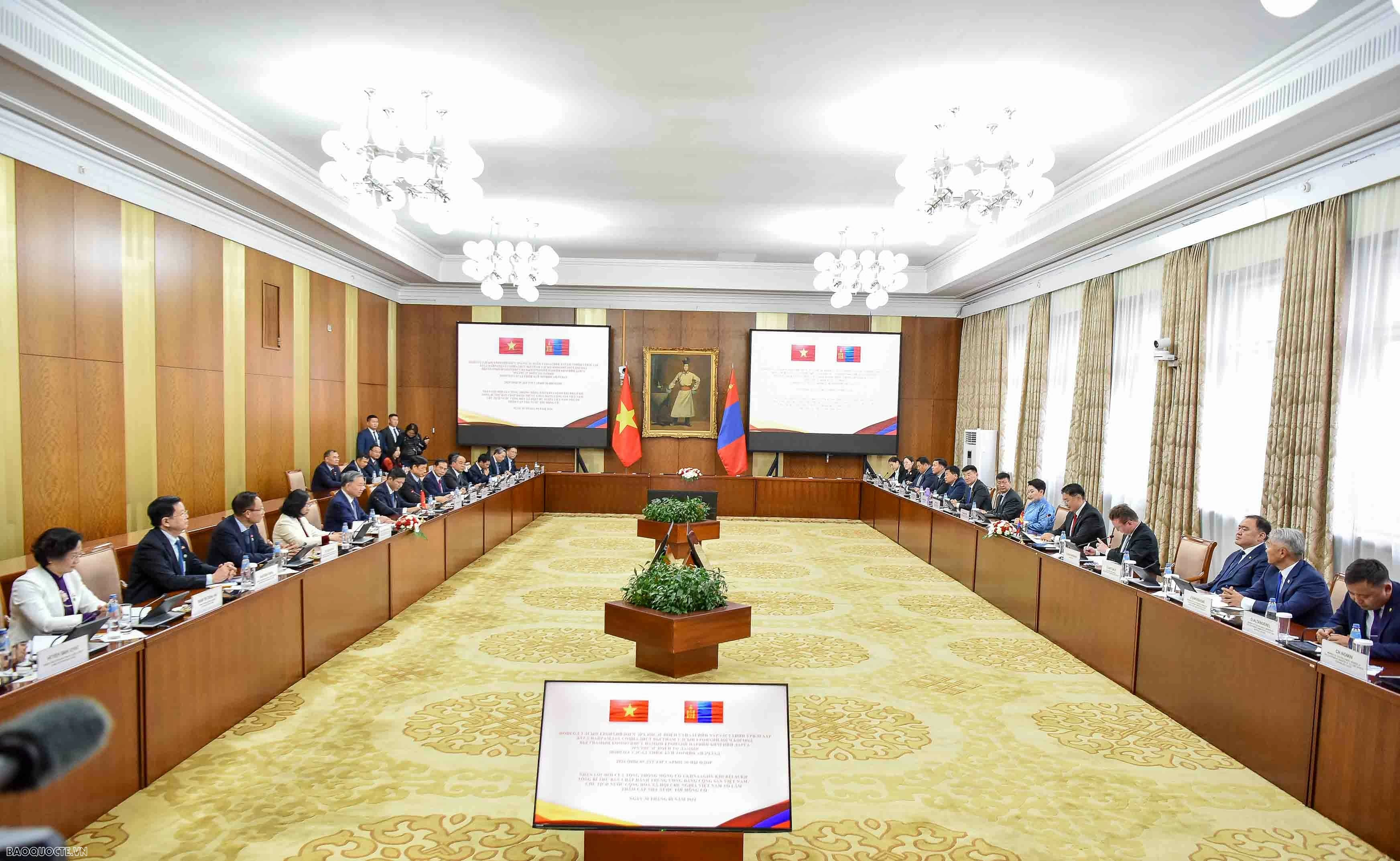 Vietnamese, Mongolian leaders hold talks in Ulaanbaatar Vietnamese, Mongolian leaders hold talks in Ulaanbaatar
