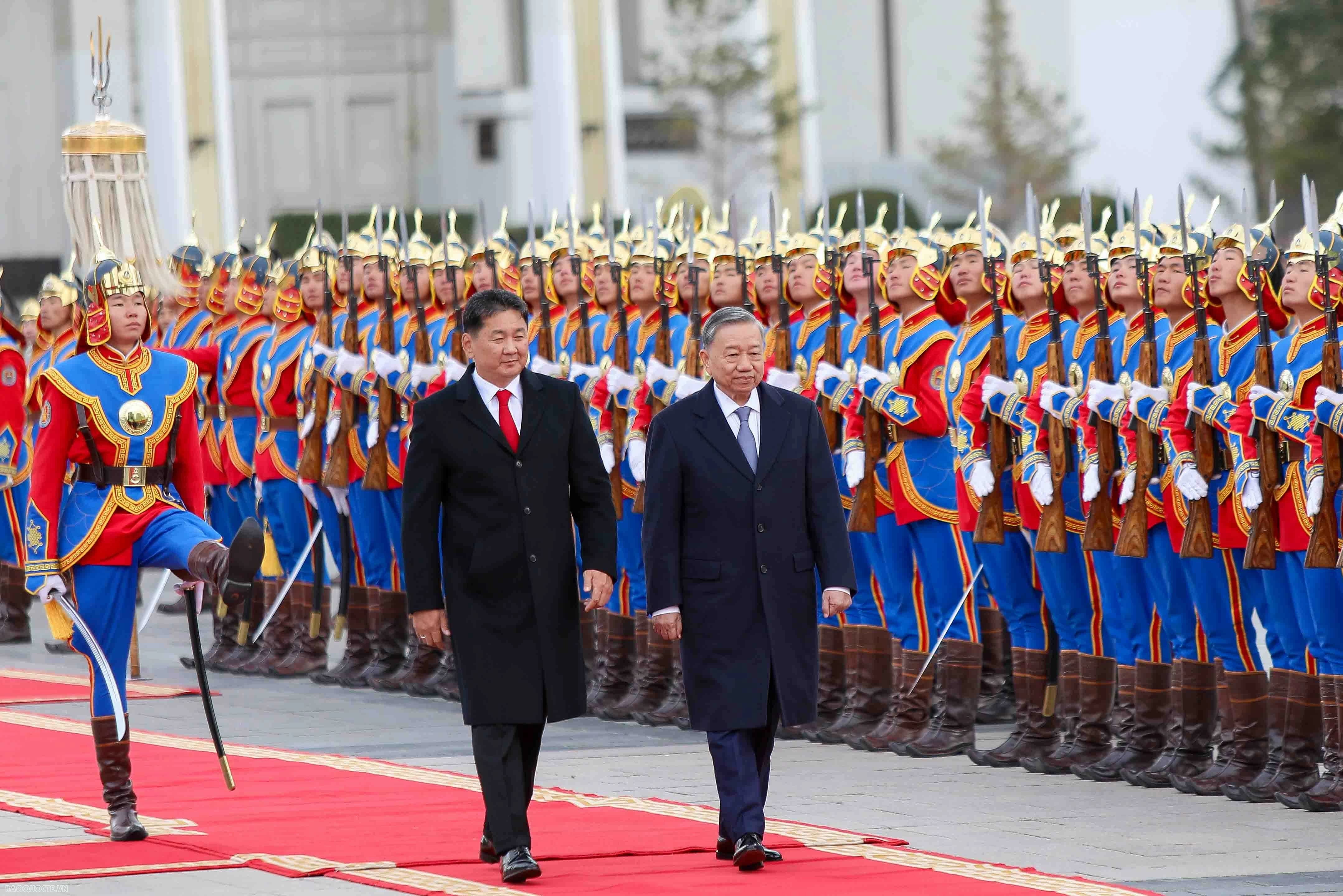 Vietnam, Mongolia leaders adopt Joint Statement on establishing comprehensive partnership Vietnam, Mongolia leaders adopt Joint Statement on establishing comprehensive partnership