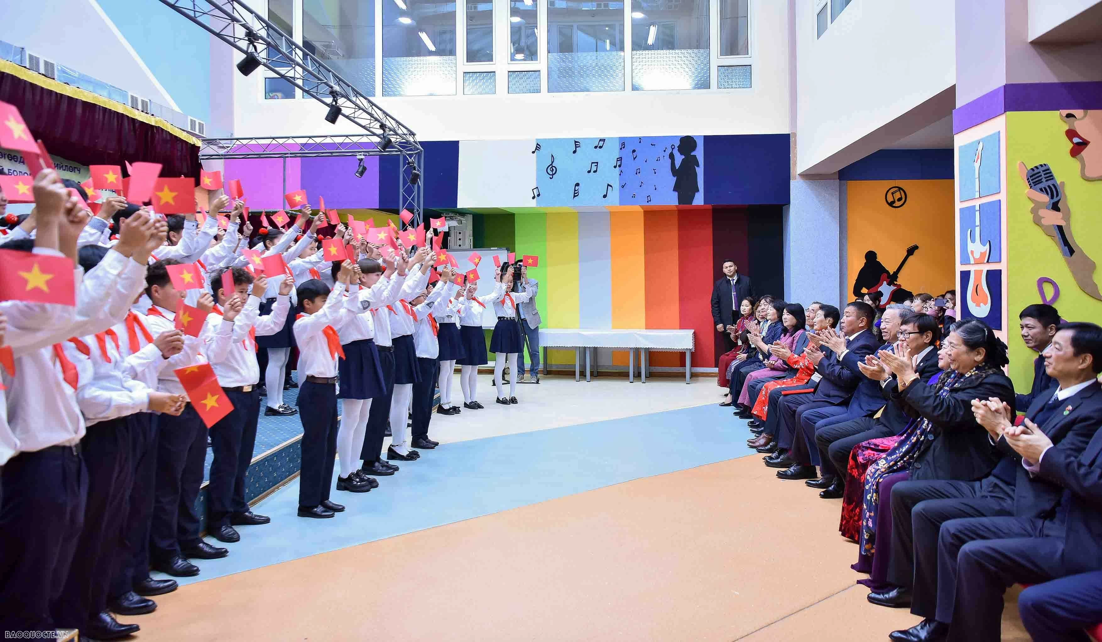 General Secretary, President To Lam visits school named after President Ho Chi Minh in Ulaanbaatar General Secretary, President To Lam visits school named after President Ho Chi Minh in Ulaanbaatar