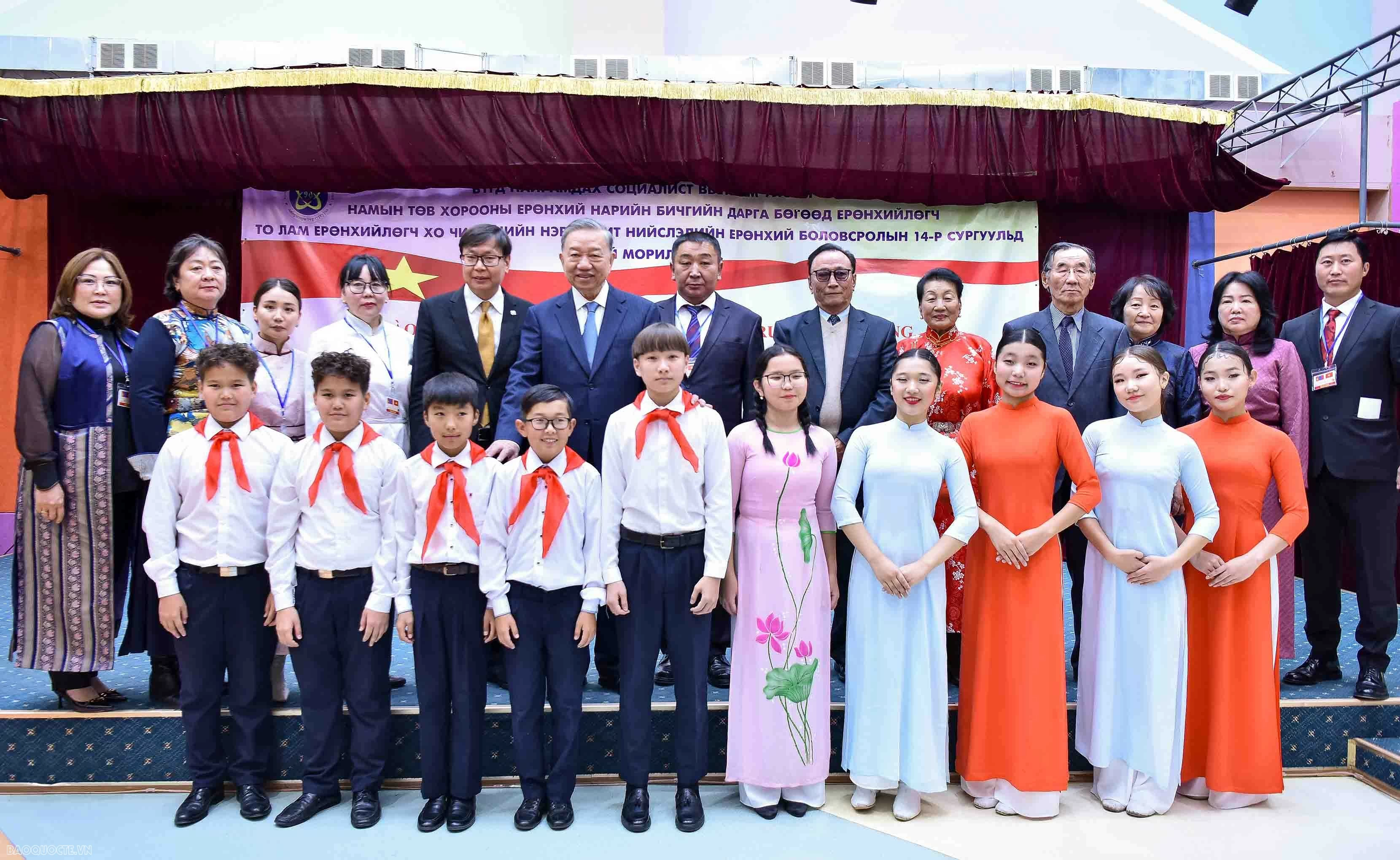 General Secretary, President To Lam visits school named after President Ho Chi Minh in Ulaanbaatar General Secretary, President To Lam visits school named after President Ho Chi Minh in Ulaanbaatar