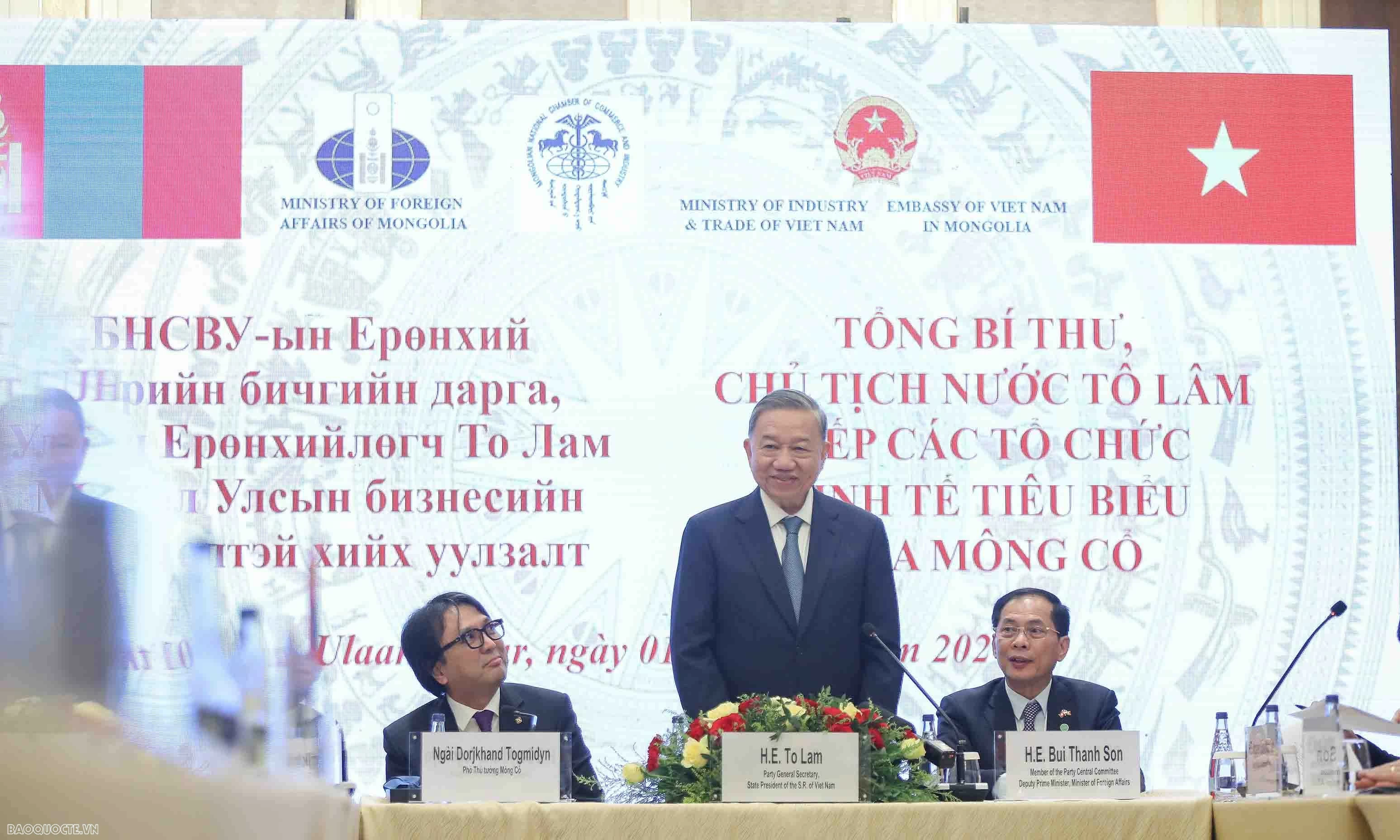 tiếp doanh nghiêp General Secretary, President To Lam meets representatives of outstanding Mongolian economic entities