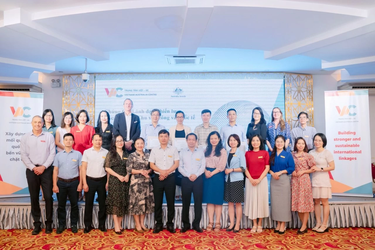 Participants at the discussion session. Participants at the discussion session.