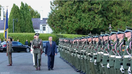 Irish President hosts welcome ceremony for Vietnamese General Secretary and State President Irish President hosts welcome ceremony for Vietnamese General Secretary and State President