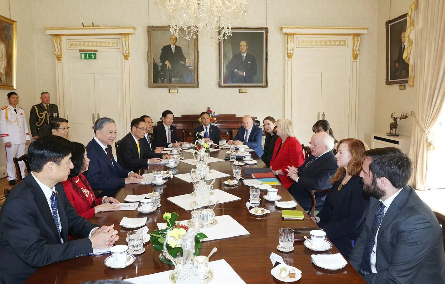Vietnam, Ireland leaders hold talks in Dublin Vietnam, Ireland leaders hold talks in Dublin