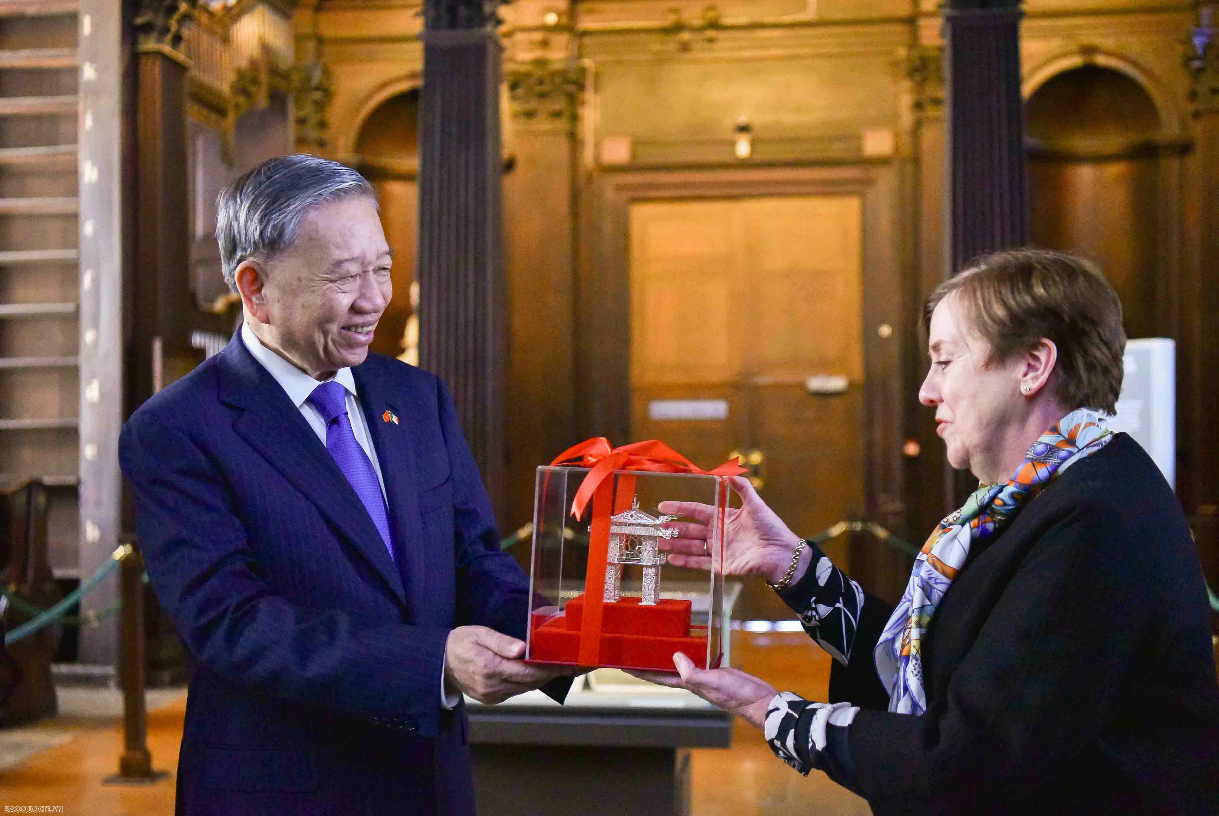 Vietnam, Ireland adopted Joint Statement on strengthening bilateral partnership Vietnam, Ireland adopted Joint Statement on strengthening bilateral partnership