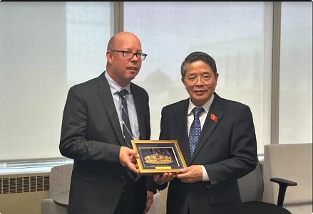 Parliamentary cooperation helps boost Vietnam – Canada comprehensive partnership Parliamentary cooperation helps boost Vietnam – Canada comprehensive partnership