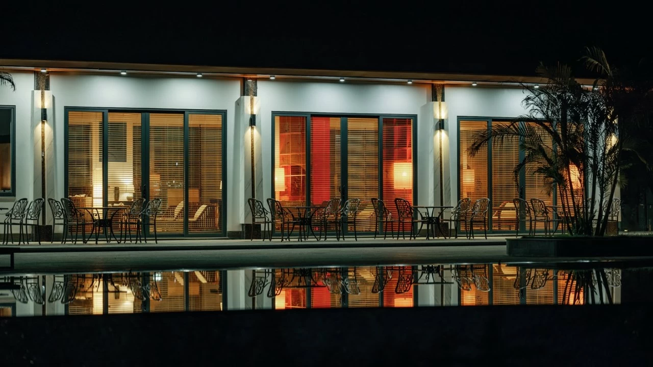 Sunrise Restaurant sở hữu khuôn viên rộng lớn cho bạn tổ chức tiệc ngoài trời Sunrise Restaurant sở hữu khuôn viên rộng lớn cho bạn tổ chức tiệc ngoài trời