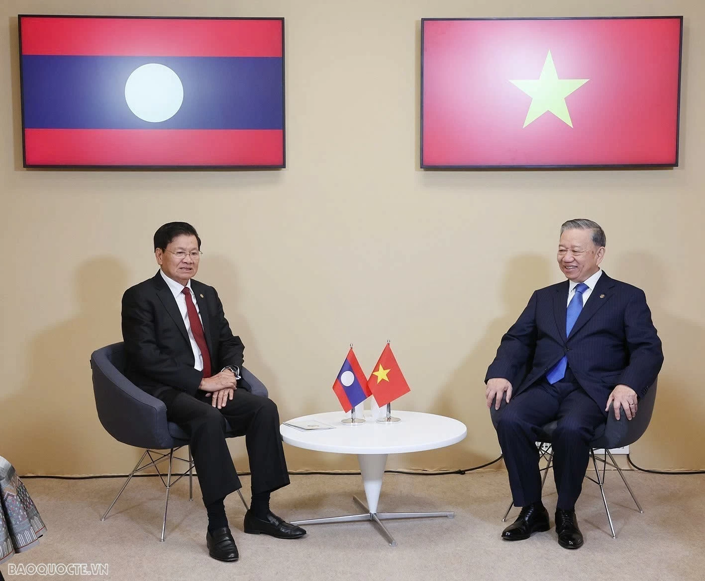 Tổng Bí thư, Chủ tịch nước gặp lãnh đạo các nước Lào, Canada, Bỉ, Thuỵ Sỹ và Armenia Top leader treasures Vietnam-Laos relations
