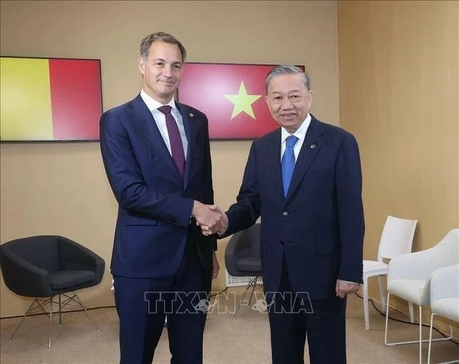 Party General Secretary and State President To Lam (right) meets with Belgian Prime Minister Alexander De Croo in Paris on October 5. (Photo: VNA) Party General Secretary and State President To Lam (right) meets with Belgian Prime Minister Alexander De Croo in Paris on October 5. (Photo: VNA)