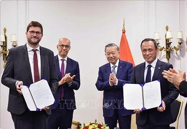 Vietnam creating best conditions for French firms: Top leader Vietnam creating best conditions for French firms: Top leader