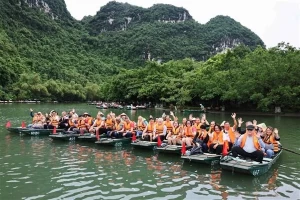 Vietnam welcomes over 12.7 million foreign tourists in nine months Vietnam welcomes over 12.7 million foreign tourists in nine months