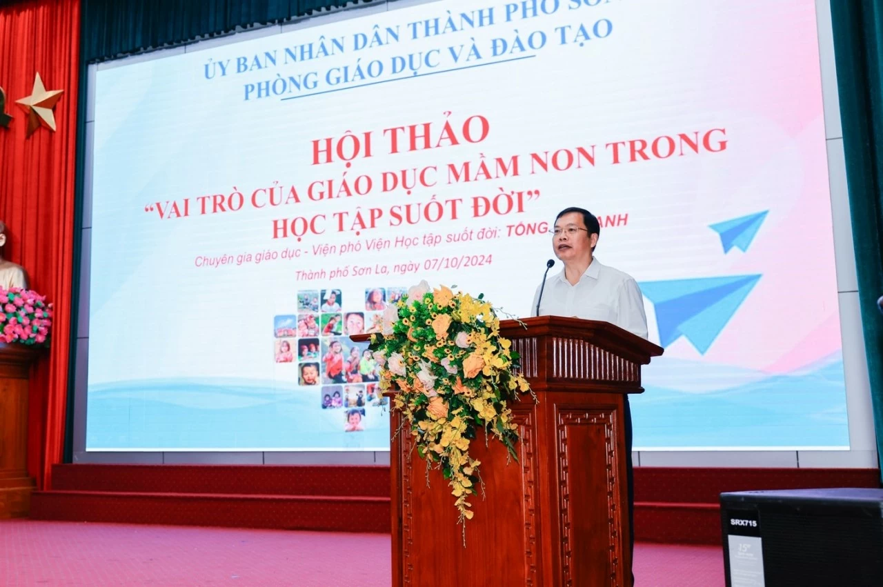 Ông Trần Công Chính, Phó chủ tịch Uỷ ban nhân dân thành phố Sơn La phát biểu khai mạc Hội thảo. Ông Trần Công Chính, Phó chủ tịch Uỷ ban nhân dân thành phố Sơn La phát biểu khai mạc Hội thảo.