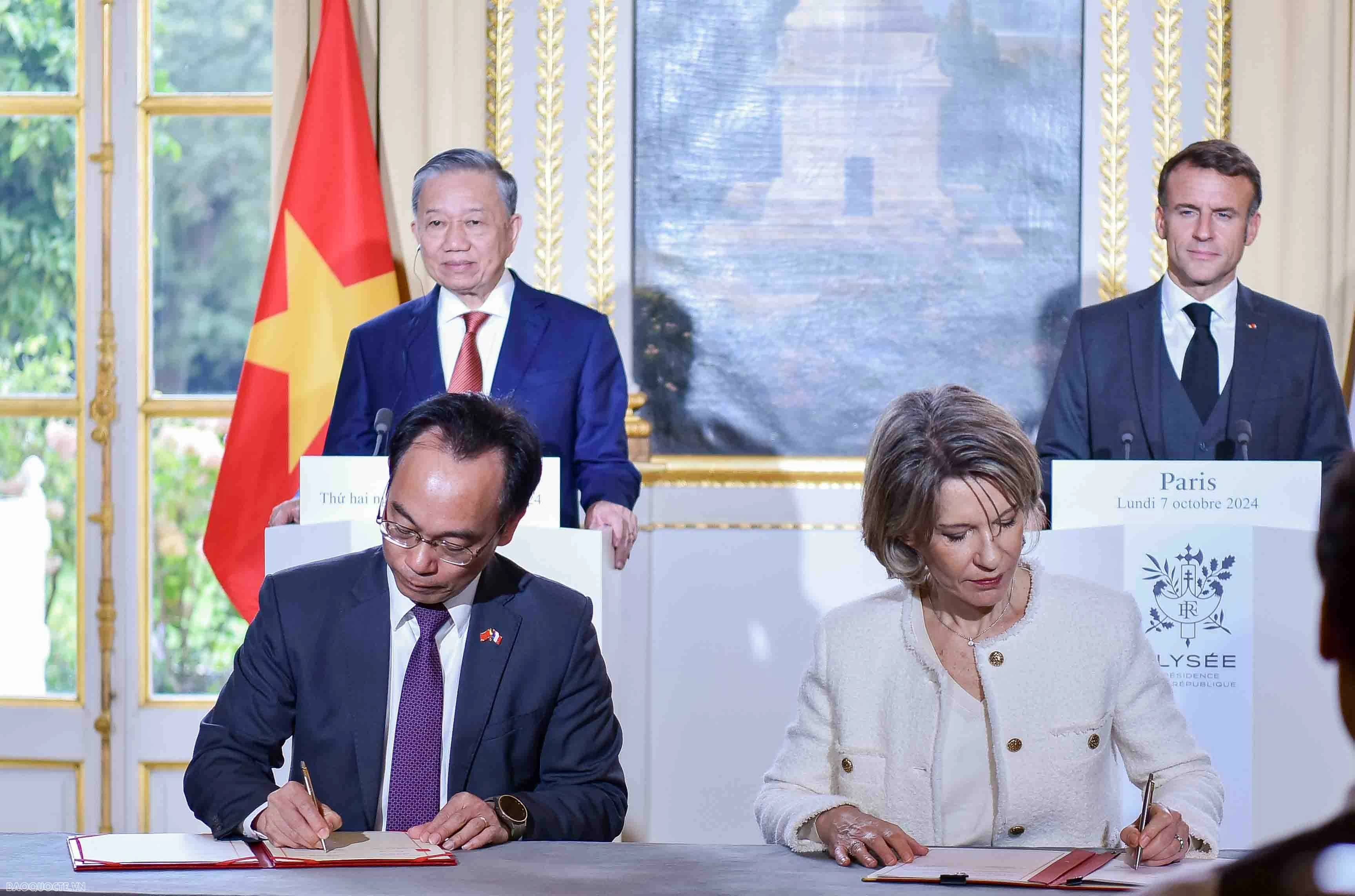 General Secretary, President To Lam and French President Emmanuel Macron hold talks in Paris General Secretary, President To Lam and French President Emmanuel Macron hold talks in Paris