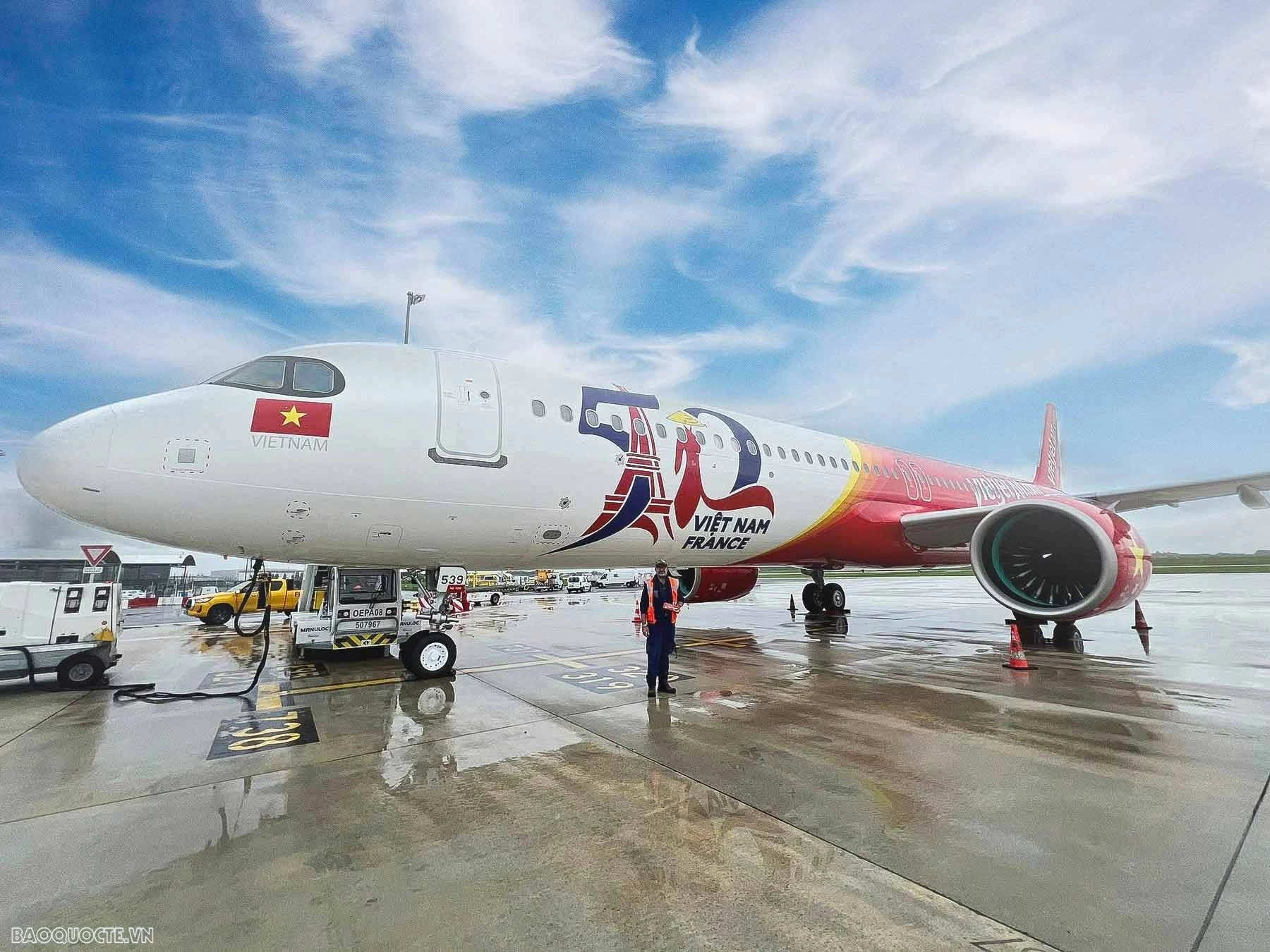 Aircraft bearing image symbolizing 50th anniversary of Vietnam-France ties joins Vietjet’s fleet Aircraft bearing image symbolizing 50th anniversary of Vietnam-France ties joins Vietjet’s fleet
