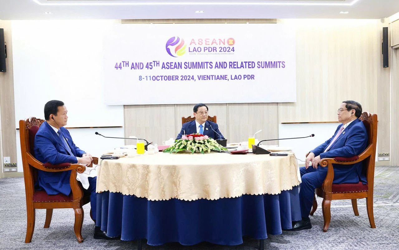 Vietnam, Laos, Cambodia Prime Ministers discuss measures to promote ties Vietnam, Laos, Cambodia Prime Ministers discuss measures to promote ties