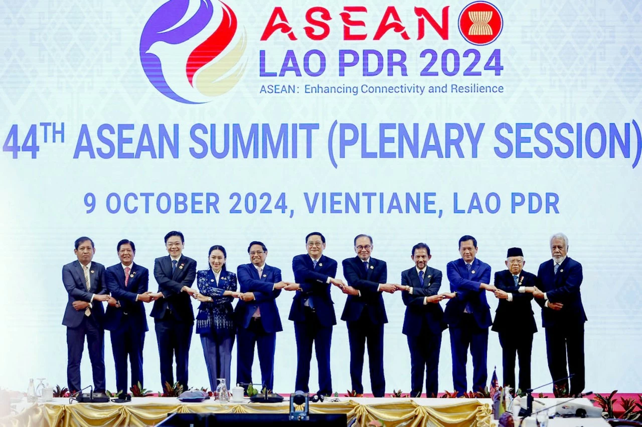 PM Pham Minh Chinh urges ASEAN to develop with new thinking, vision PM Pham Minh Chinh urges ASEAN to develop with new thinking, vision