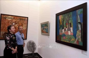 Exhibition marks Hanoi liberation anniversary Exhibition marks Hanoi liberation anniversary
