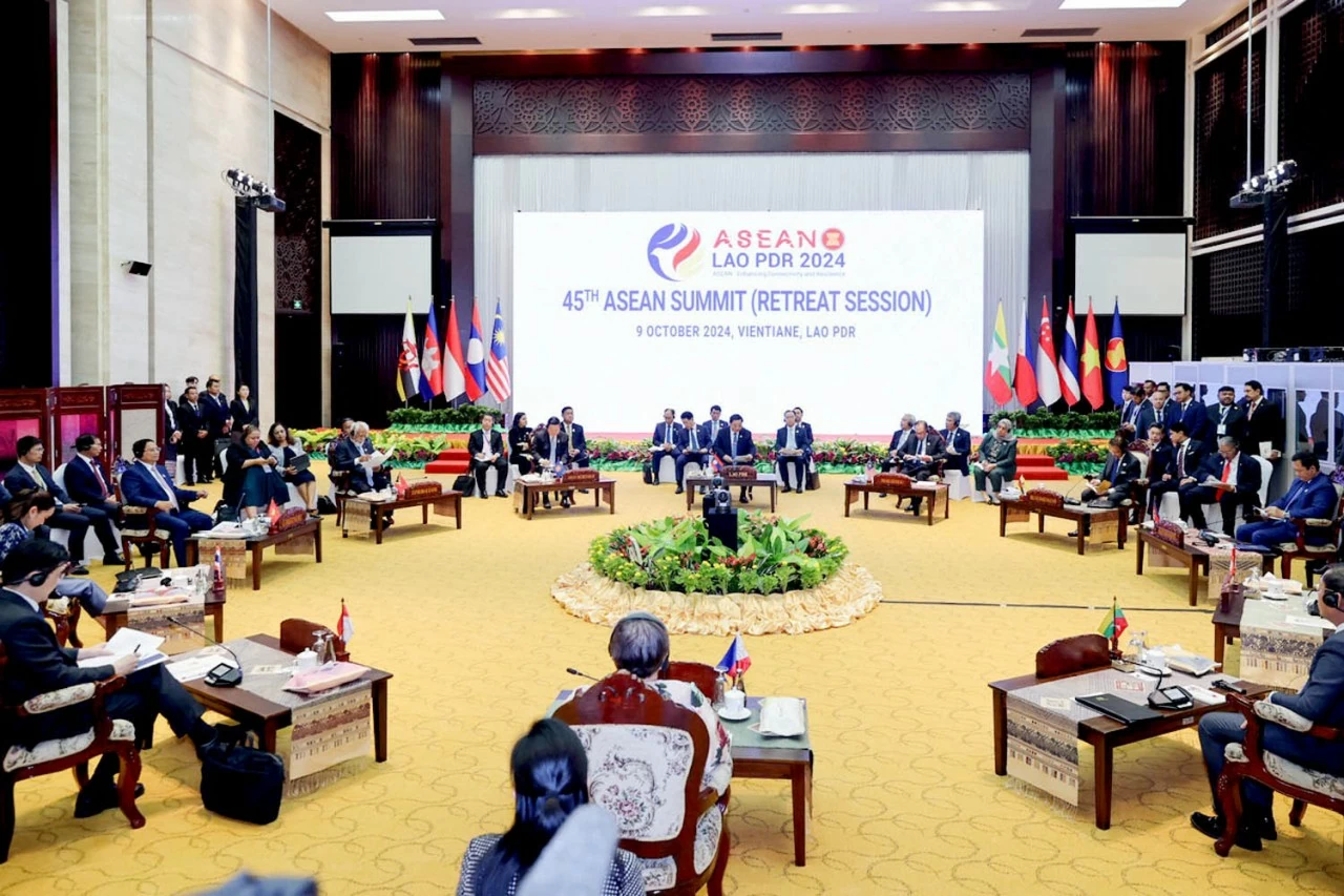 PM Pham Minh Chinh attended ASEAN Summits' Retreat session in Vientiane PM Pham Minh Chinh attended ASEAN Summits' Retreat session in Vientiane