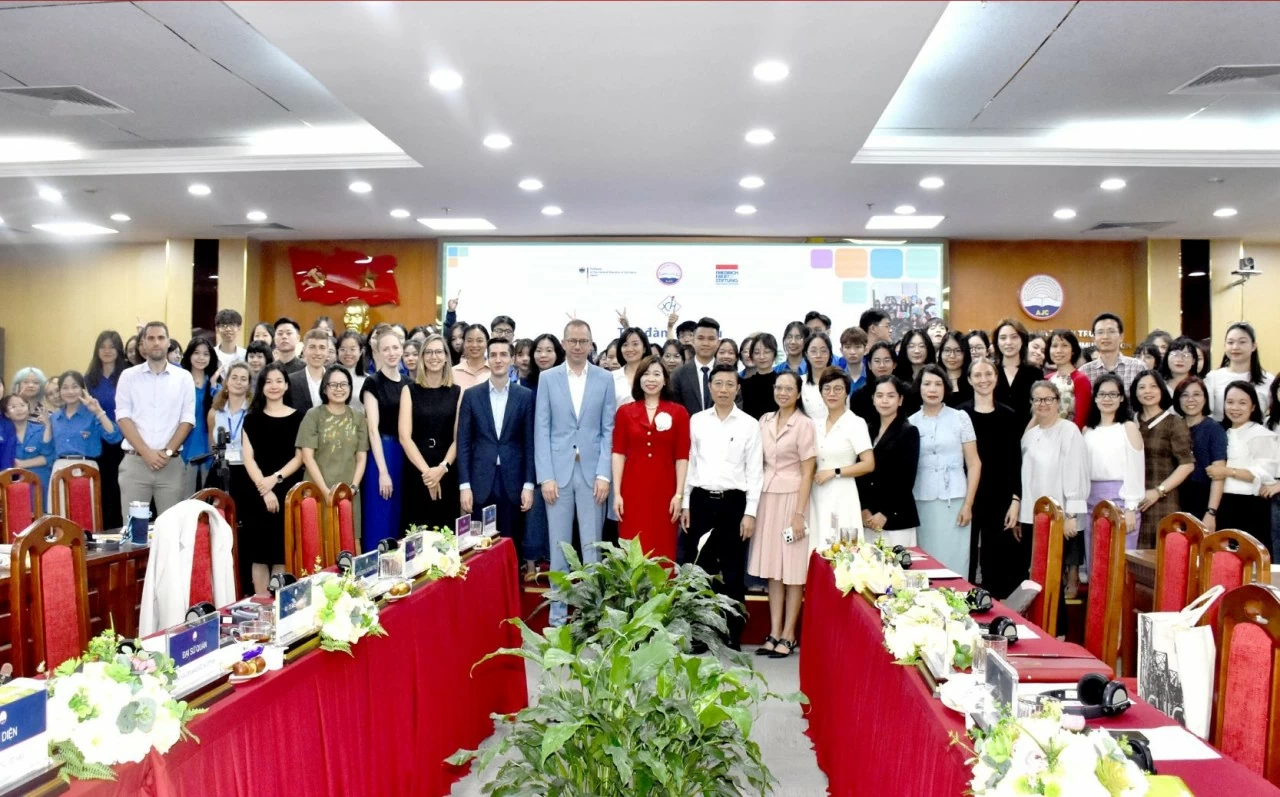 Delegates at the event “Youth Engagement in Vietnam’s Just Transition”. (Photo: German Embassy in Hanoi) Delegates at the event “Youth Engagement in Vietnam’s Just Transition”. (Photo: German Embassy in Hanoi)