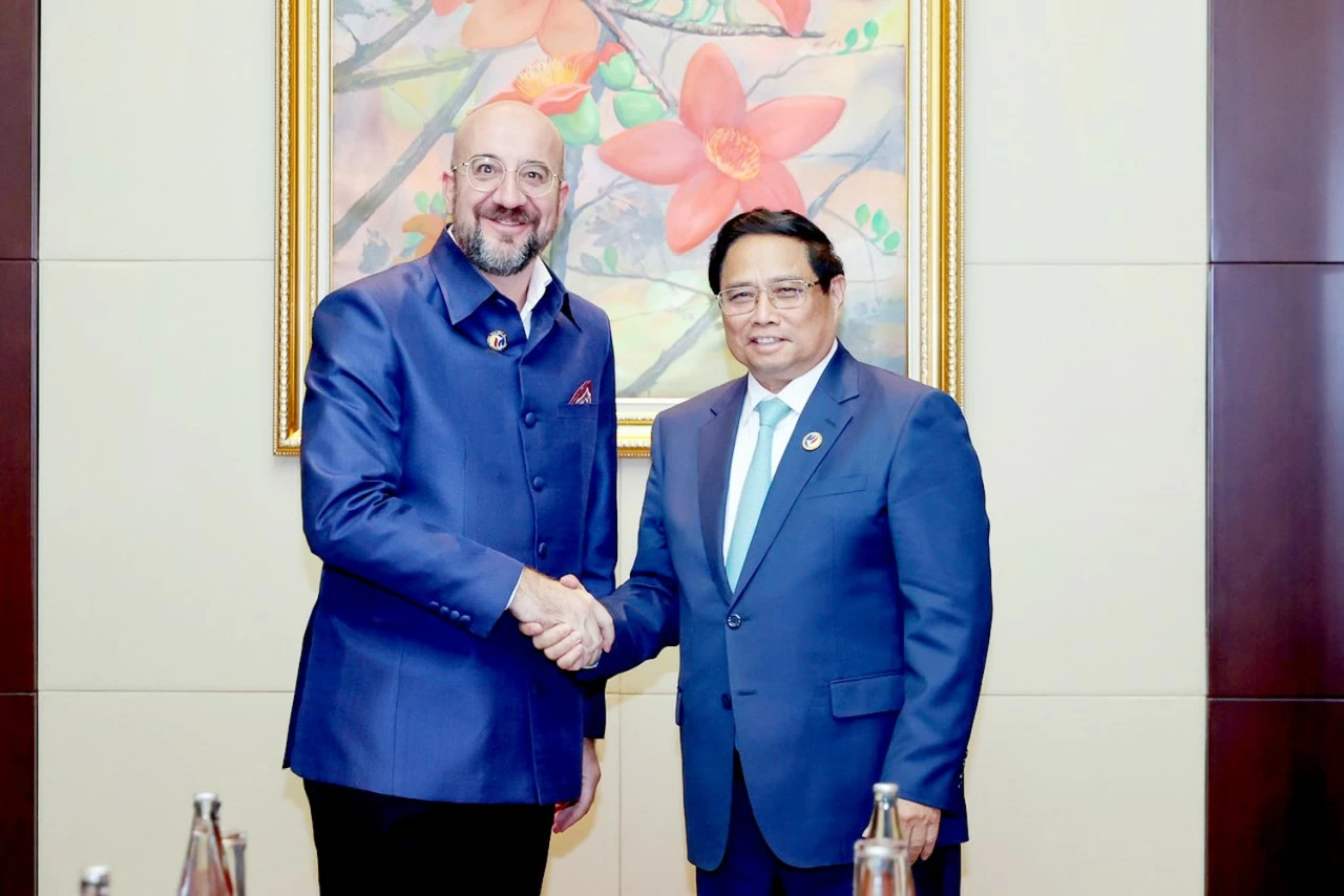 PM Pham Minh Chinh meets with EC President Charles Michel in Vientiane PM Pham Minh Chinh meets with EC President Charles Michel in Vientiane
