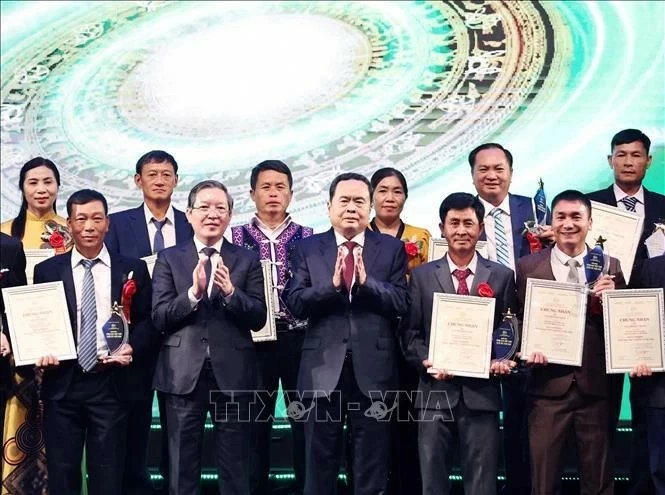 Outstanding Vietnamese farmers, cooperatives honoured for great contributions Outstanding Vietnamese farmers, cooperatives honoured for great contributions