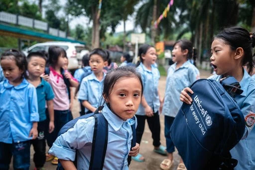 Bà Silvia Danailov, Trưởng đại diện UNICEF Việt Nam thăm trẻ em ở Yên Bái sau bão Yagi Bà Silvia Danailov, Trưởng đại diện UNICEF Việt Nam thăm trẻ em ở Yên Bái sau bão Yagi