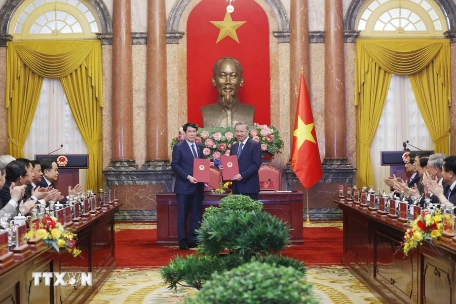Presidential Office held ceremony to hand over work of newly elected President Presidential Office held ceremony to hand over work of newly elected President