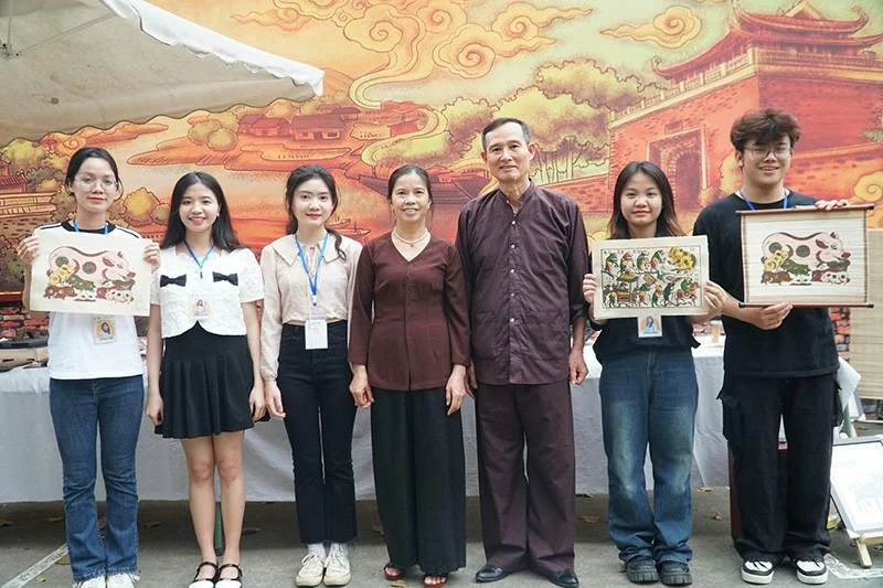 The event “Hoa net Dong Ho Reviving traditional folk paintings: How social media is bridging generations