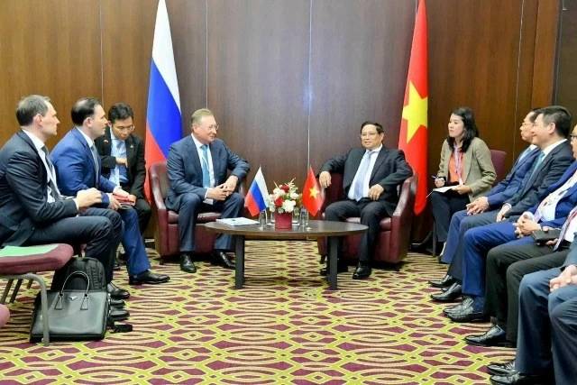 PM Pham Minh Chinh receives General Director of Russian oil and gas company Zarubezhneft PM Pham Minh Chinh receives General Director of Russian oil and gas company Zarubezhneft