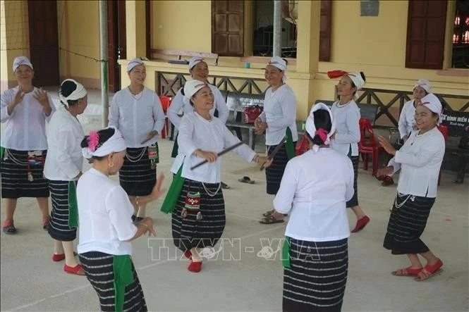 A practice session of a dancing and singing group (Photo: VNA) A practice session of a dancing and singing group (Photo: VNA)