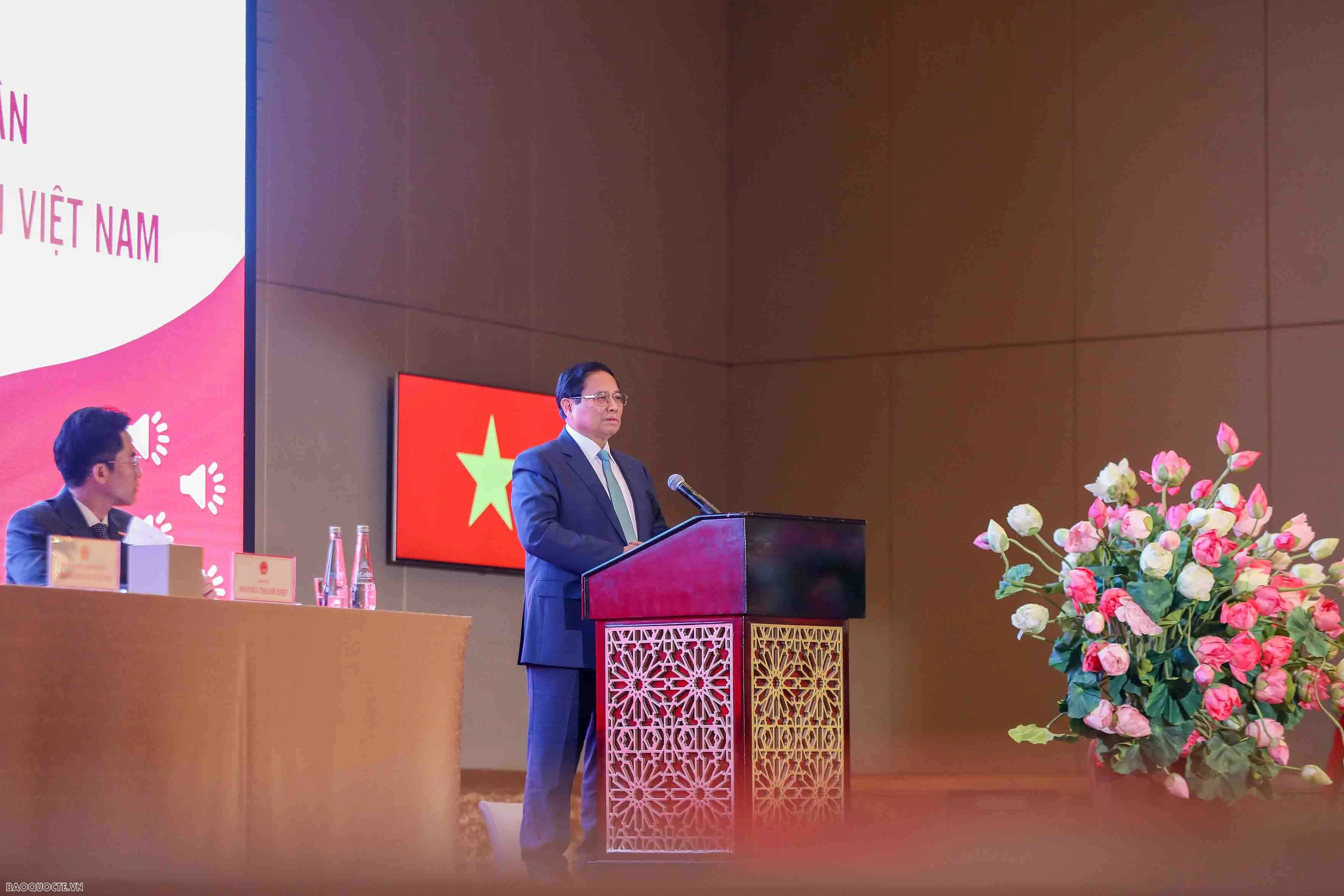 PM Pham Minh Chinh meets Vietnamese community in Abu Dhabi PM Pham Minh Chinh meets Vietnamese community in Abu Dhabi