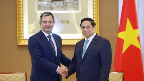 PM Pham Minh Chinh receives heads of leading UAE corporations