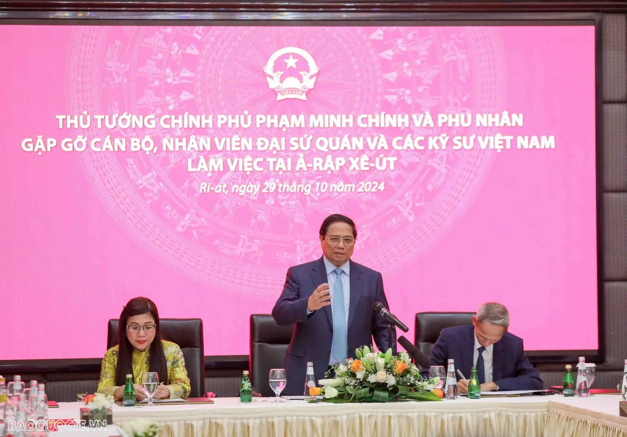 PM Pham Minh Chinh meets Vietnamese community in Saudi Arabia PM Pham Minh Chinh meets Vietnamese community in Saudi Arabia