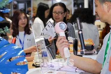 Int'l electronics, smart appliances expo opens in Hanoi Int'l electronics, smart appliances expo opens in Hanoi