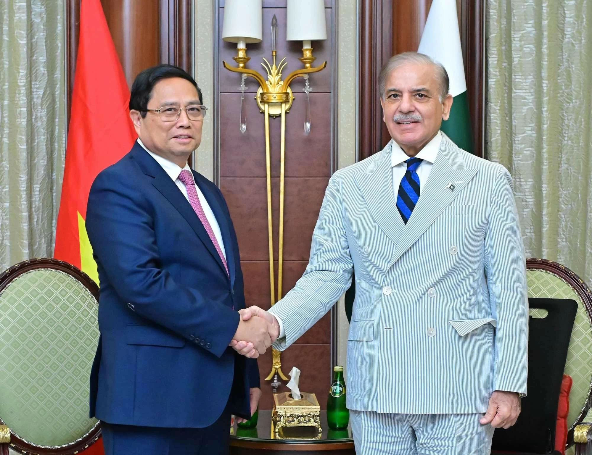 PM Pham Minh Chinh receives Pakistani counterpart Shehbaz Sharif in Riyadh PM Pham Minh Chinh receives Pakistani counterpart Shehbaz Sharif in Riyadh