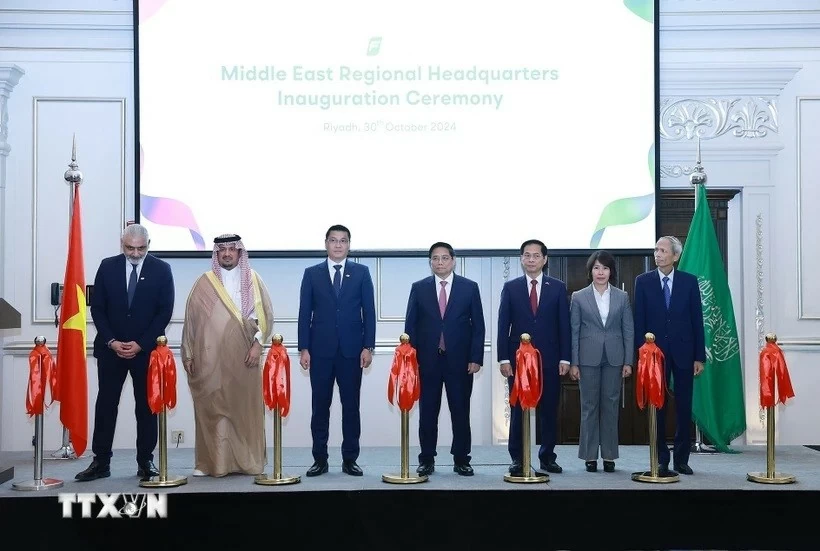 PM Pham Minh Chinh attends inauguration ceremony of FPT office in Middle East PM Pham Minh Chinh attends inauguration ceremony of FPT office in Middle East