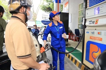 Petrol prices down, oil prices up in latest adjustment Petrol prices down, oil prices up in latest adjustment