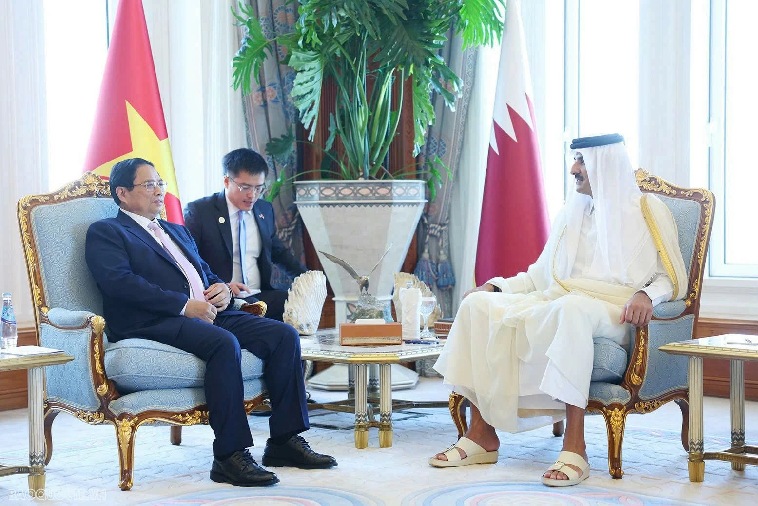 PM Pham Minh Chinh meets with Emir of Qatar Sheikh Tamim Bin Hamad Al Thani in Doha PM Pham Minh Chinh meets with Emir of Qatar Sheikh Tamim Bin Hamad Al Thani in Doha