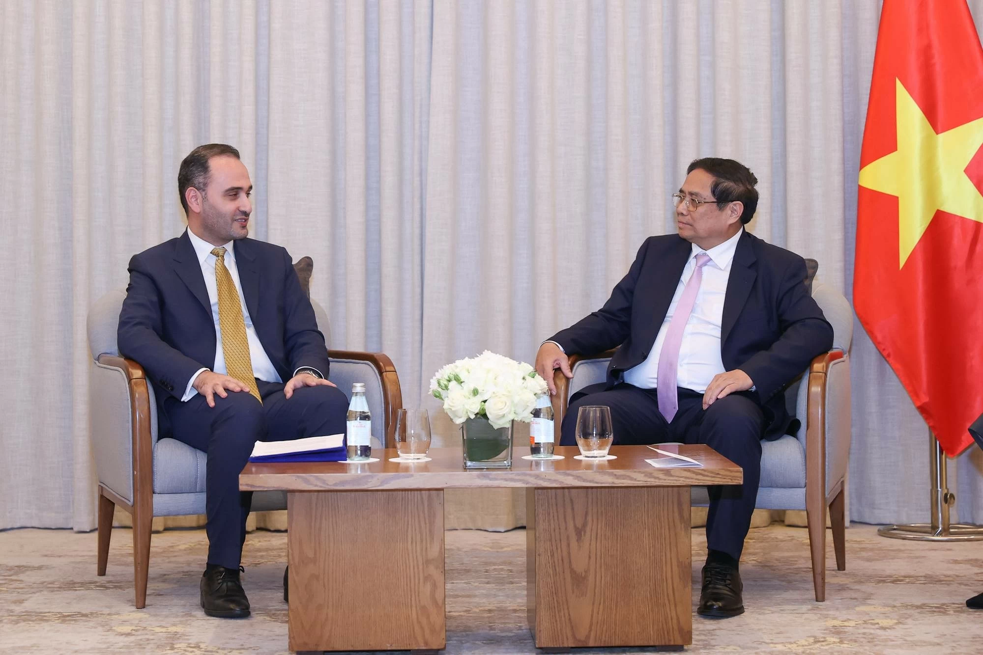 Prime Minister receives heads of leading investment firm, authority of Qatar Prime Minister receives heads of leading investment firm, authority of Qatar