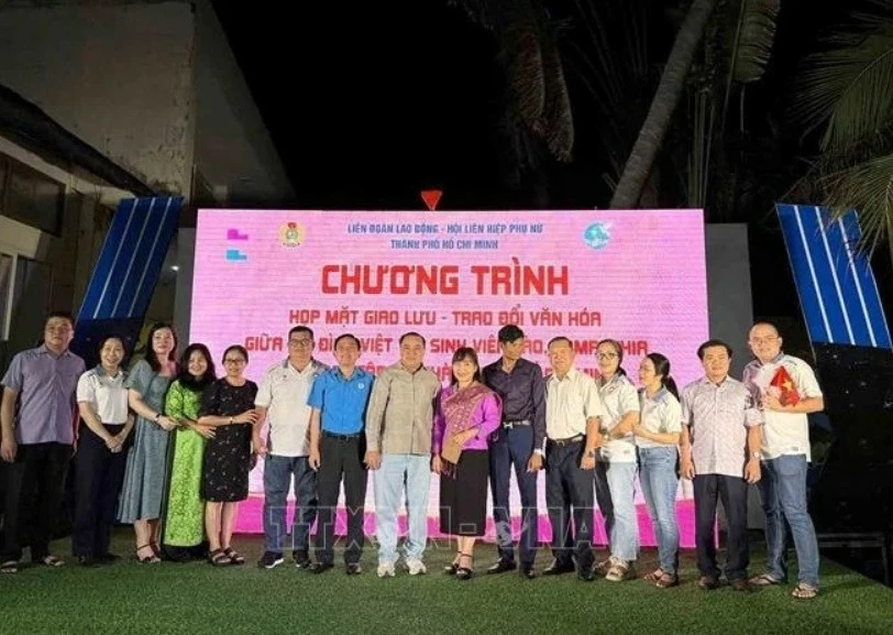 Cultural exchange cements ties between Lao, Cambodian students and host families Cultural exchange cements ties between Lao, Cambodian students and host families