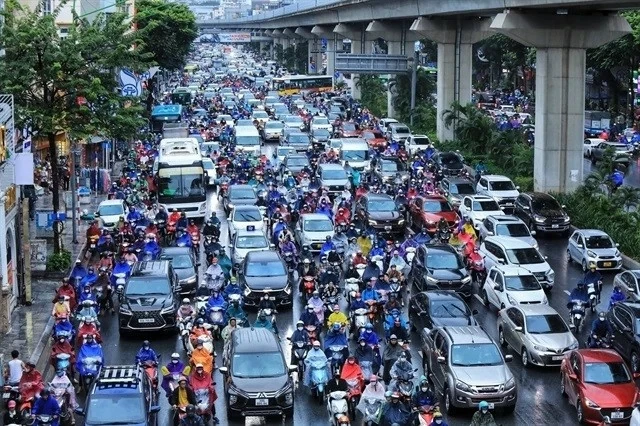 Hanoi to restrict polluting vehicles across key districts Hanoi to restrict polluting vehicles across key districts