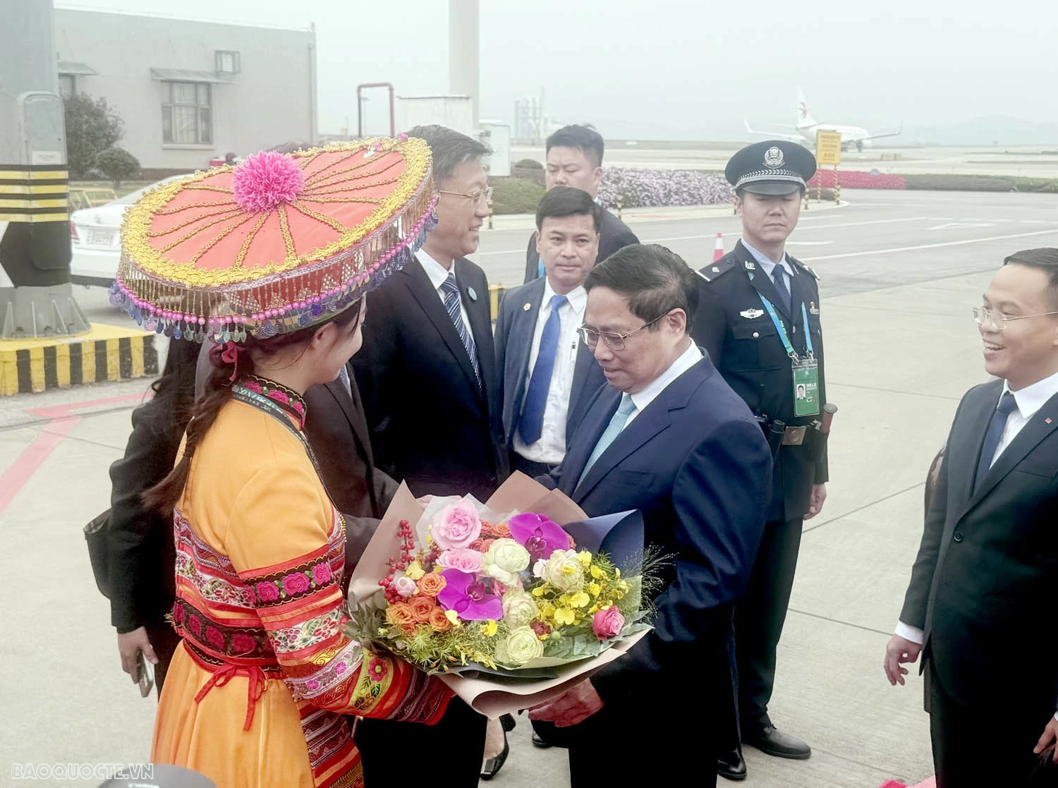 PM Pham Minh Chinh arrives in Kunming, beginning activities in China PM Pham Minh Chinh arrives in Kunming, beginning activities in China