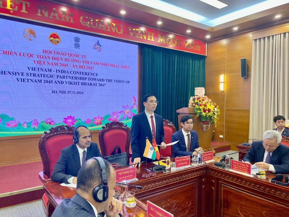 Phó Giám đốc Học viện Chính trị quốc gia Hồ Chí Minh Dương Trung Ý phát biểu khai mạc Hội thảo. (Ảnh: Xuân Sơn) Phó Giám đốc Học viện Chính trị quốc gia Hồ Chí Minh Dương Trung Ý phát biểu khai mạc Hội thảo. (Ảnh: Xuân Sơn)