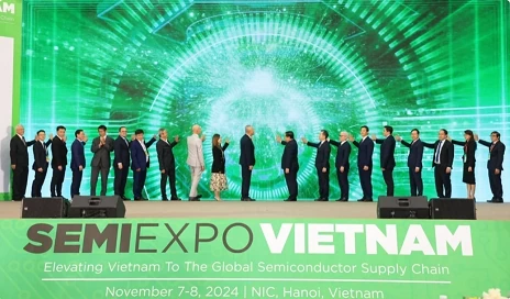 Vietnam Semiconductor Industry Exhibition 2024 opens in Hanoi Vietnam Semiconductor Industry Exhibition 2024 opens in Hanoi