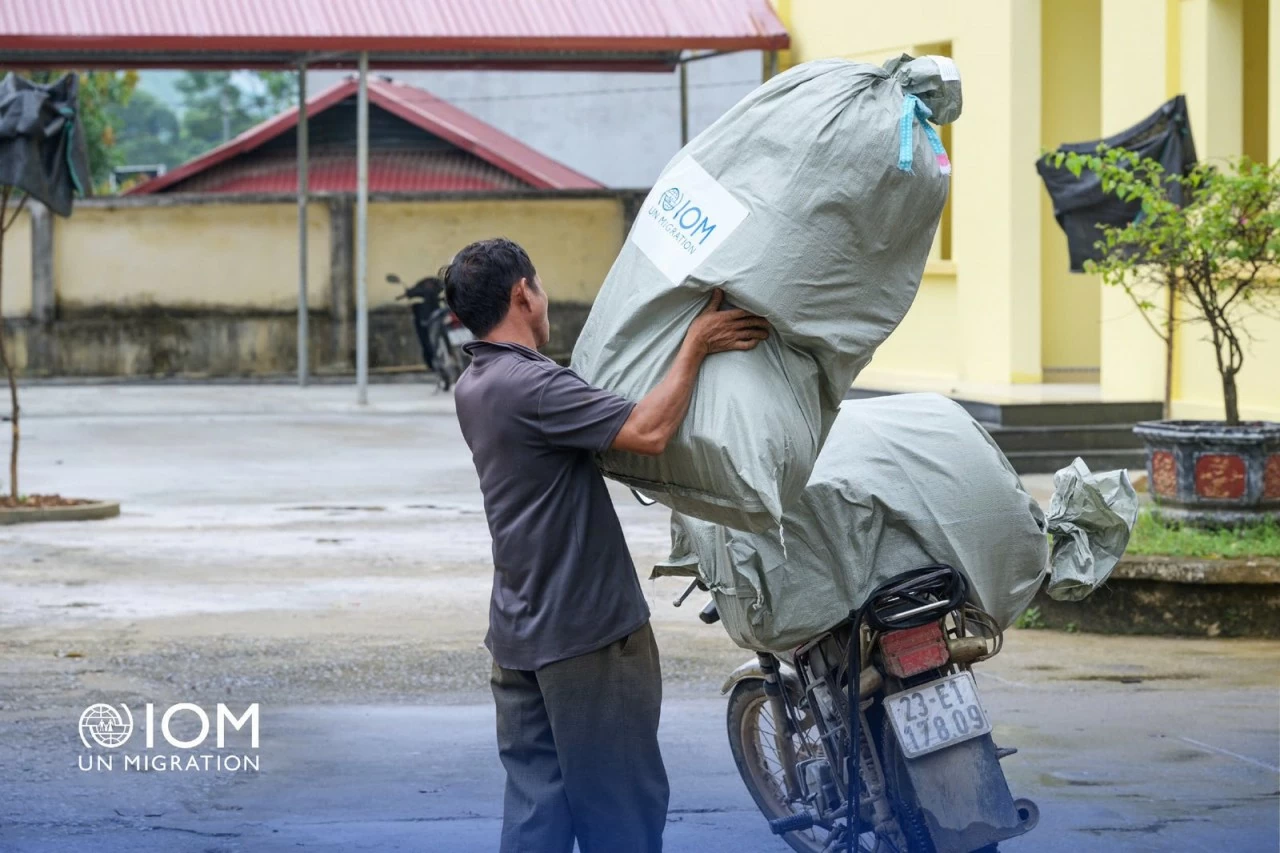Korea provides 1 million USD in urgent support to IOM for typhoon relief in Vietnam Korea provides 1 million USD in urgent support to IOM for typhoon relief in Vietnam