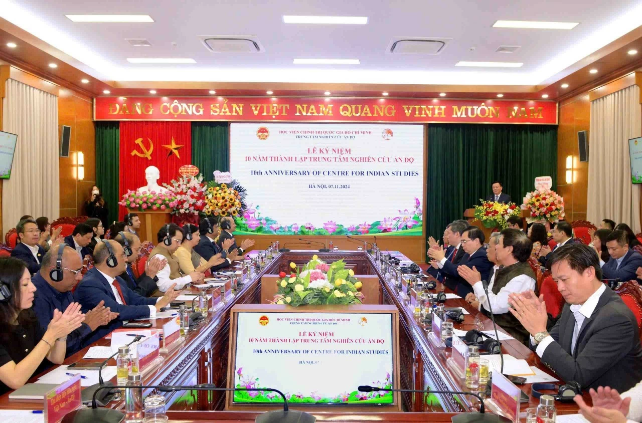 Prof. Dr. Nguyen Xuan Thang President of Ho Chi Minh National Academy of Politics speaks at the event. (Photo: Indian Embassy) Prof. Dr. Nguyen Xuan Thang President of Ho Chi Minh National Academy of Politics speaks at the event. (Photo: Indian Embassy)